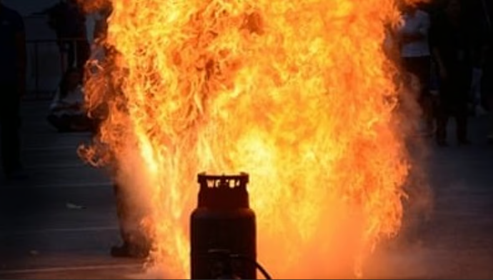 ಮೈಸೂರು ಅರಮನೆ ಬಳಿ ಸಿಲಿಂಡರ್ ಸ್ಫೋಟ: ಒಬ್ಬರ ಸಾವು, ಹಲವರಿಗೆ ಗಂಭೀರ ಗಾಯ